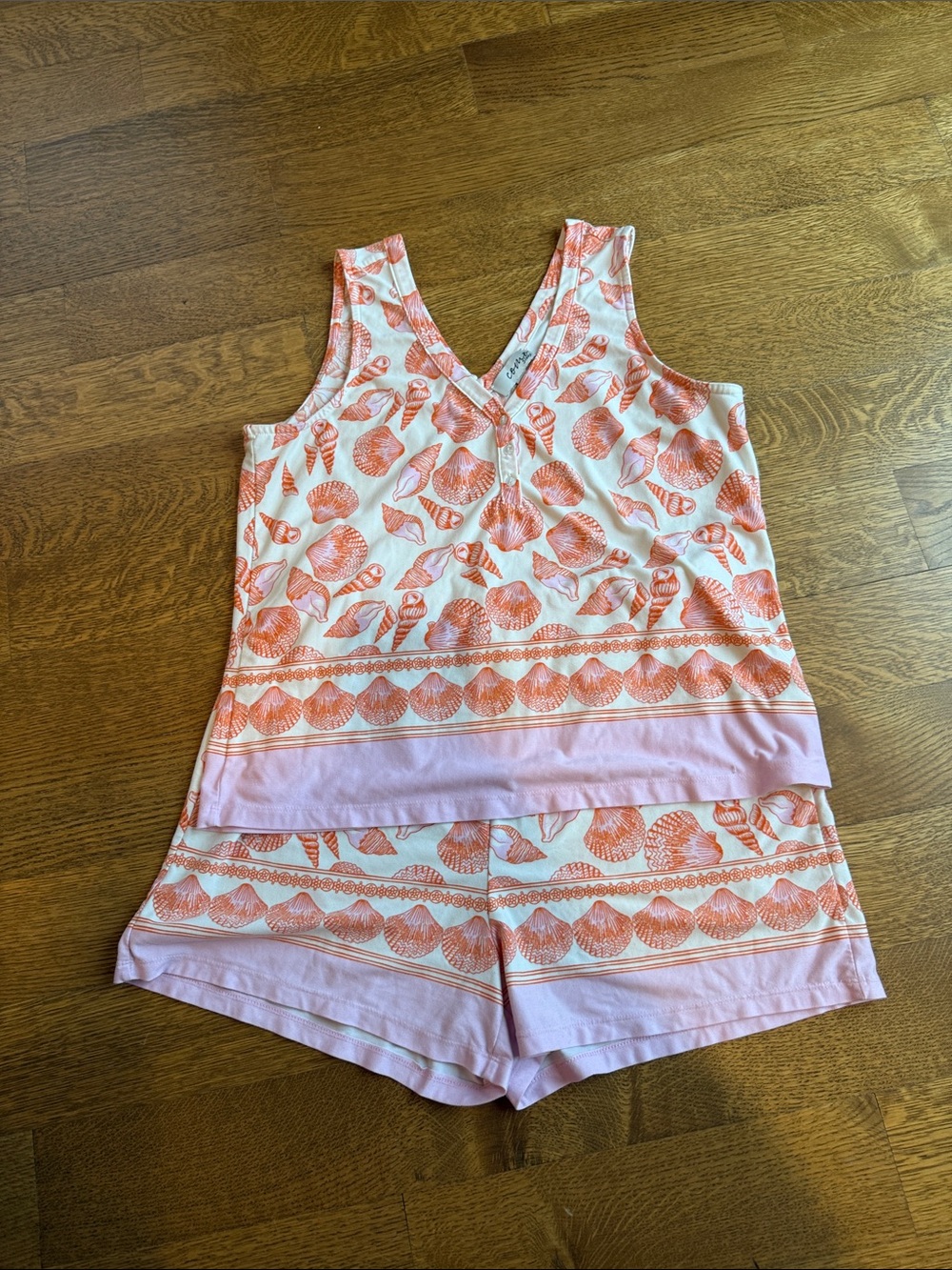 Sleeveless V-Neck Shell-Print Pajama Top & Shorts
